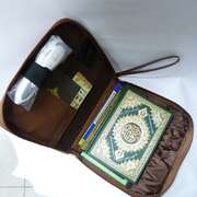 Коран с эл. читающей ручкой, в кожаной сумке (14см. х 19см.)
